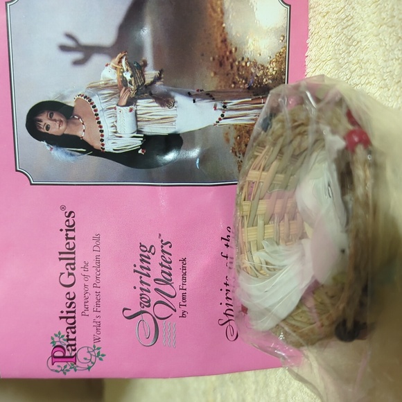 New Vintage Collectible Paradise Galleries Porcelain Native American Doll 17" - Picture 16 of 16